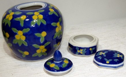 Vasija y caja porcelana azul y amarilla (2)